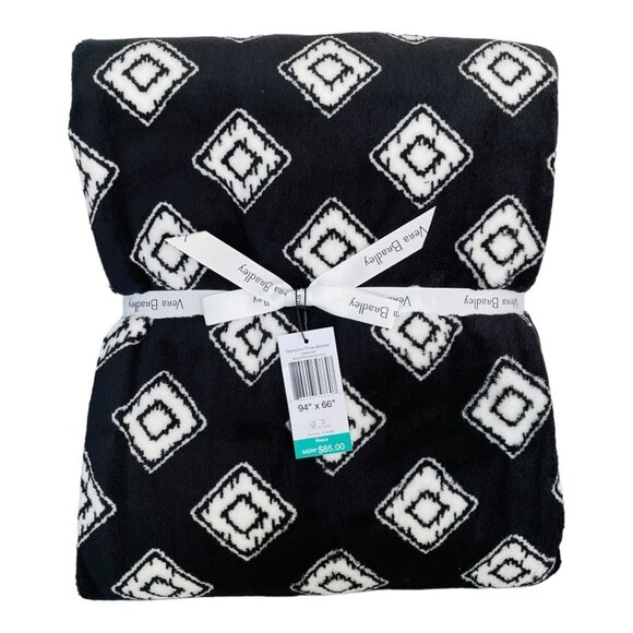Vera Bradley Black and White Geo Oversized XL Plush Throw Blanket - Picture 1 of 5
